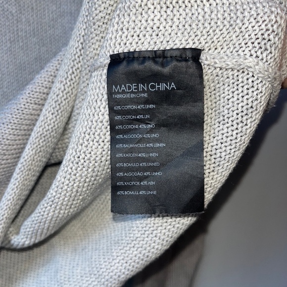 Club Monaco Lightweight Linen Blend Grey Rolled Hem Sweater - Picture 2 of 11